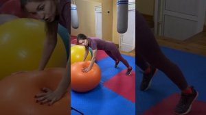 Фитбол: на что нужно обратить внимание при выборе инвентаря в фитнес клубе