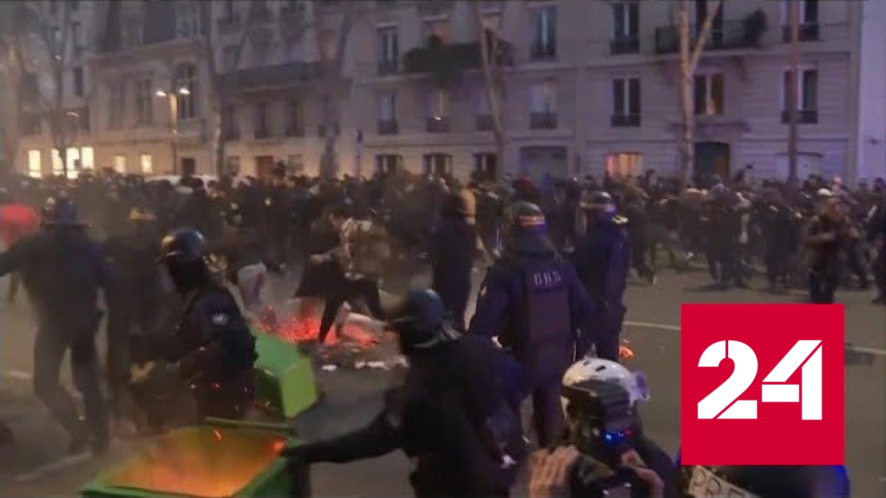 Во Франции не утихают стихийные протесты против пенсионной реформы - Россия 24