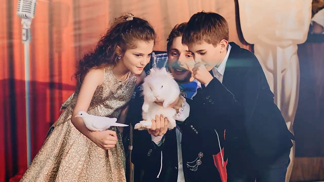 Фокусник на детский праздник смотреть онлайн