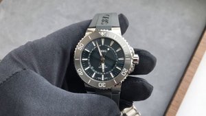 Oris Aquis: выбираем из двух Аквисов