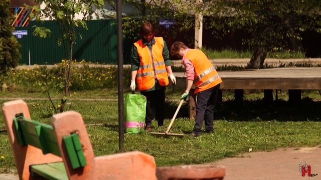 Новый фонтан, тротуары и парковки. Ремонт улицы Матросова смотреть онлайн