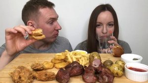 МУКБАНГ КФС  ОСТРЫЕ КРЫЛЫШКИ БУРГЕР картошка фри наггетсы ШАШЛЫК КАРТОШКА MUKBANG KFC SHARP WINGS