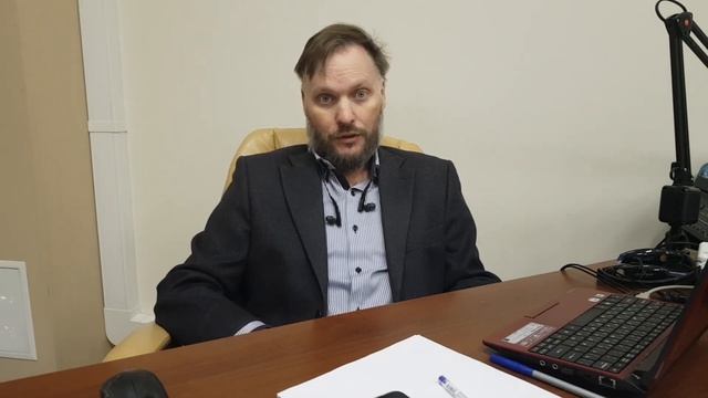 Выписать из квартиры через суд проживающего или не проживающего человека.