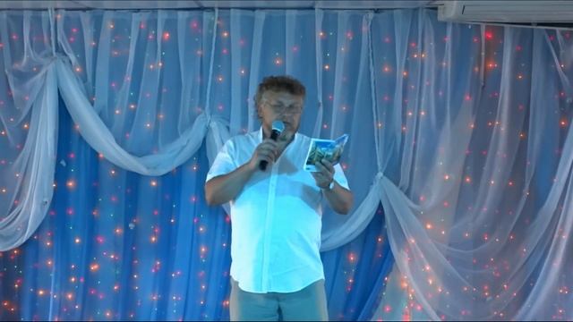 Стихотворение "Короткий миг большого счастья" смотреть онлайн