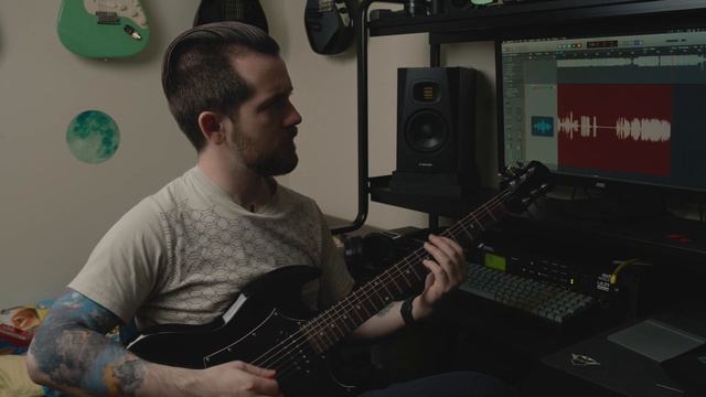 My first guitar - Epiphone G310 (tone clips!) смотреть онлайн