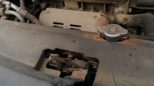 как открыть капот джили мк кросс, без ключей!