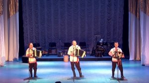 Удмуртский театр фольклорной песни "Айкай".Гармонисты