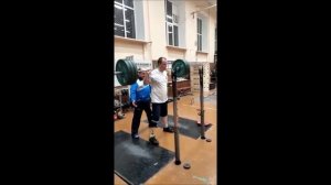 присед  в протезе голени,от 40 до 100кг