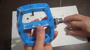 Лучшие педали - топталки Crankbrothers Stamp 7 и DMR V12