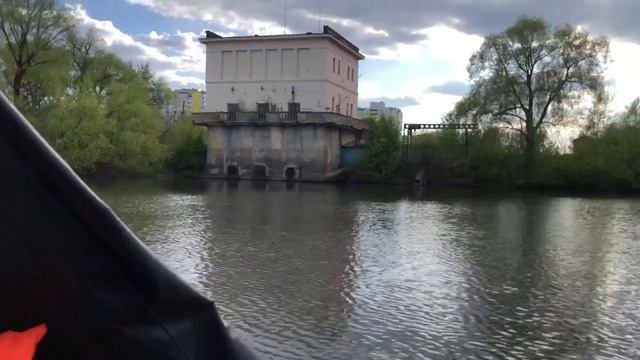 Прогулка по Суре на 8-ми метровом моторном катамаране.