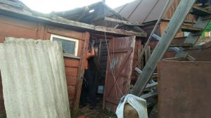 Эпичное падение сарая. Мы это почти сделали.