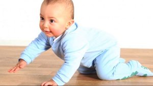 КОГДА РЕБЕНОК НАЧИНАЕТ СИДЕТЬ | Можно ли сажать ребёнка в 4 месяца