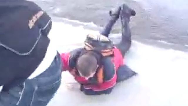 Смотри как прогибается = EPICK FAIL.mov смотреть онлайн