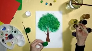 Рисуем дерево кисточками и губкой