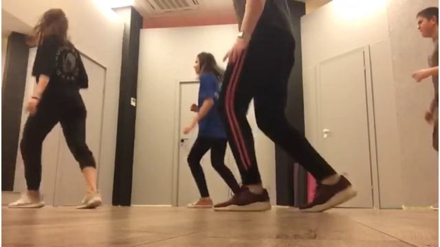 Шафл покоряет мир.Студия танцев.Внучка обучается. смотреть онлайн