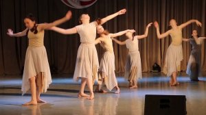 Современный танец "Аист на крыше"