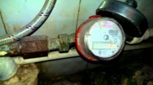Экономия воды с помощью магнита (How to stop water meter with a magnet)