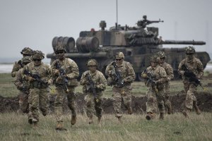 В Латвии заявили о неизменном приближении НАТО к России