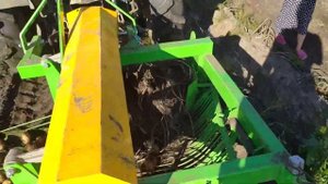 Картоплекопачка BOMET Z655, трактор Zoomlion rf-244B