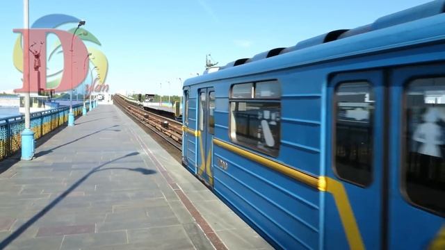 МЕТРО Киев. ЦВЕТНЫЕ Поезда для детей. Рекламные вагоны и Арт поезд. Metro in Kiev - Colored trains смотреть онлайн