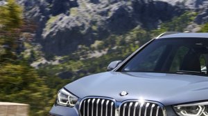 BMW официально представила обновленный кроссовер BMW X1 2020