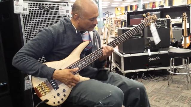 Ibanez Premium SR1305E 5 String bass смотреть онлайн