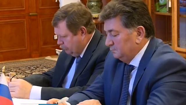 Владимир Васильев встретился с главой Кизляра 23.11.2017г. смотреть онлайн