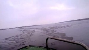 На лодке по льду
