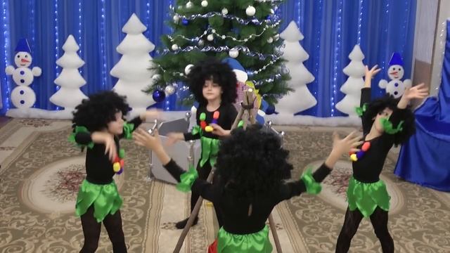 Танец африканцев на новогоднем утреннике 2016 в старшей группе.Восп. Леонтович С. В. смотреть онлайн