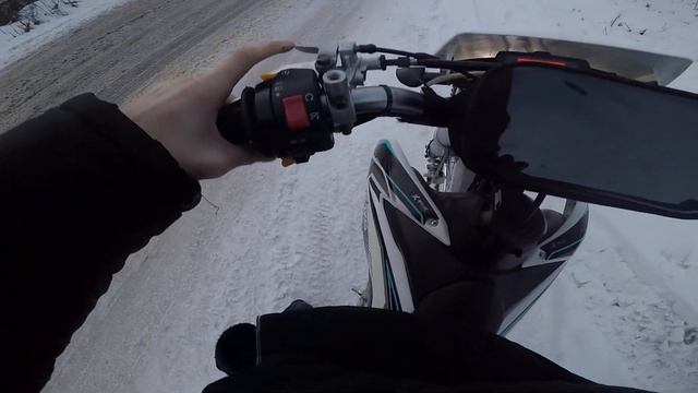 ПОКАТУШКА НА kayo t2 mx250 по снегу и льду! смотреть онлайн