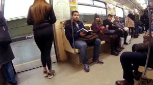 ПРАНК: Сочная ПОПКА в МЕТРО | Реакции Людей