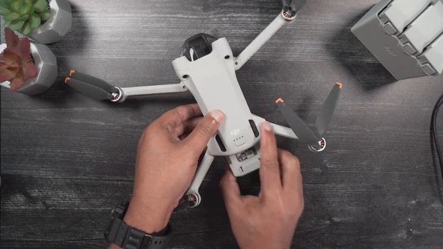 DJI Mini 3/Mini 3 Pro Batteries: How-to Charge смотреть онлайн