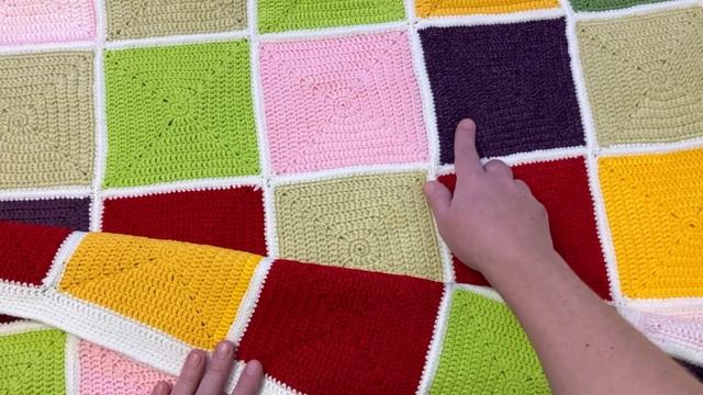 Плед крючком из остатков пряжи готов!