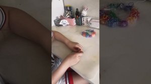 Как плести из резиночек?