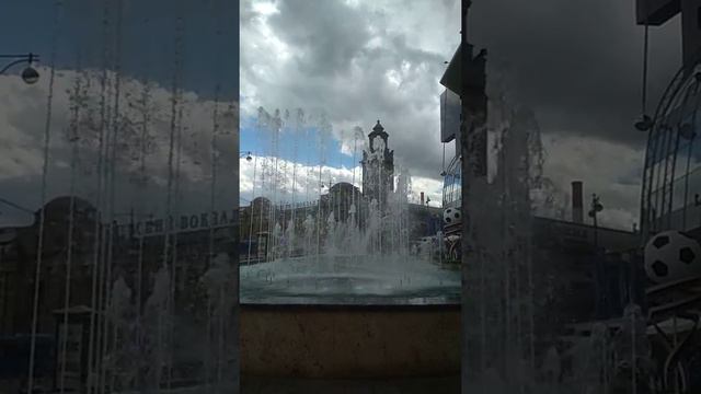 Танцующий фонтан на Киевском вокзале смотреть онлайн