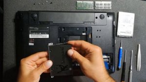 Samsung NP300E5C замена жесткого диска и оперативной памяти. ПОШАГОВАЯ ВИДЕО ИНСТРУКЦИЯ.