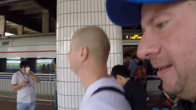 Прогулка по Гуанчжоу, рынок подделок Шарик, вокзал Гуанчжоу, поезд в Шенчжень