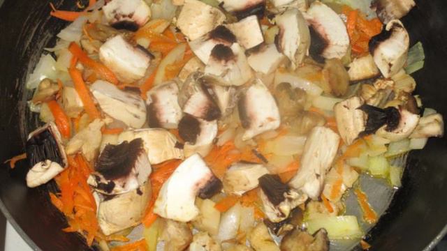 Суп из куриной грудки с вермишелью и шампиньонами