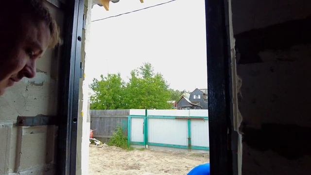 Как поставить входную дверь в газобетон | Установка тяжелой металлической двери с терморазрывом.