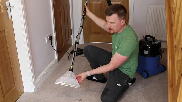 HENRY WASH CARPET CLEANER from NUMATIC | HENRY REVIEWS смотреть онлайн