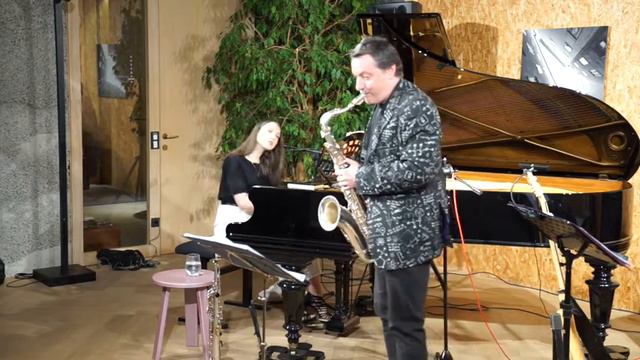 The Ever Evolving Etude (comp.: Avishai Cohen, arr. A.+Ch.Maurer) смотреть онлайн