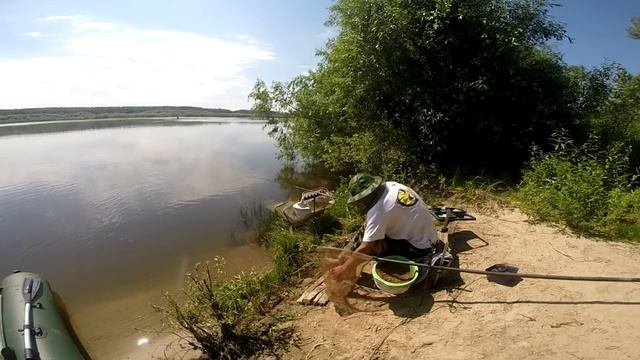 На Оке. После недельного "сна" рыбка начинает просыпаться. смотреть онлайн