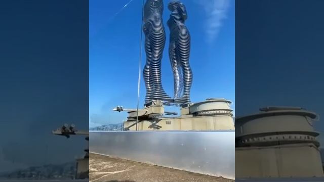 «Али и Нино» — скульптура в городе Батуми (Грузия), расположена на берегу Батумской бухты