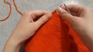 Новогодняя шапка Санты спицами