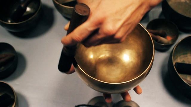 Тибетская поющая чаша из Непала. Древняя чаша для медитаций Будды co2 175