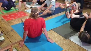 Разгрузка спины. Упражнение. Ползаем на спине