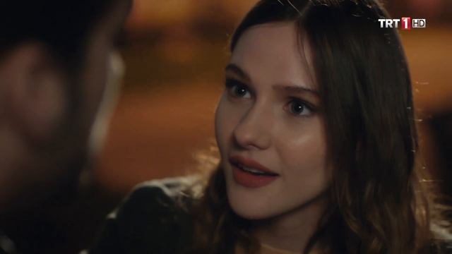 "Sen böyle beni kıskanınca, çok tatlı bir şey oluyorsun ya!" - Elimi Bırakma 40.Bölüm смотреть онлайн