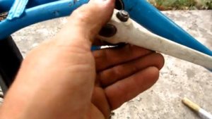 УСтанавливаем ШАТУНЫ НА КАРЕТКУ  РАМЫ  СТАРОГО ВЕЛОСИПЕДА