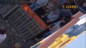 Самый Удивительный Фестиваль Корриды медведь напал на человека в клетке