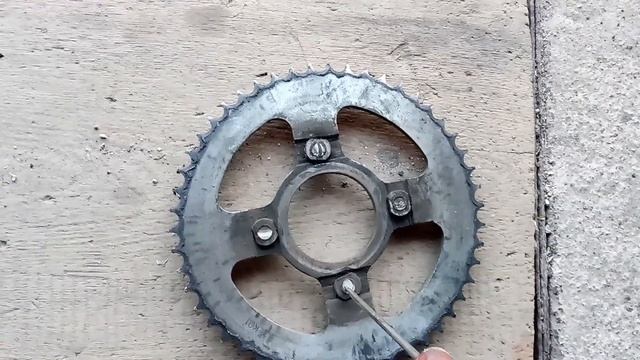 Обрезало шпильки задней звезды мотоцикла! Пару слов о... смотреть онлайн